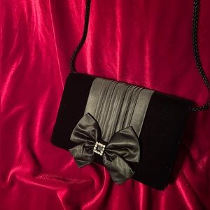 Velvet clutch